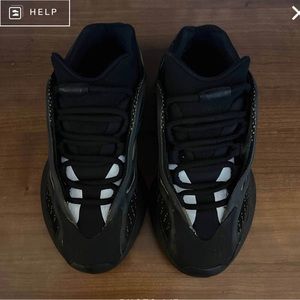 YEEZY 700s CLAY BROWN